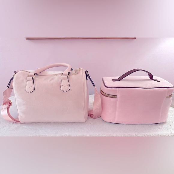 Juicy Couture Powder blush obsession satchel and make up train case - Picture 10 of 11